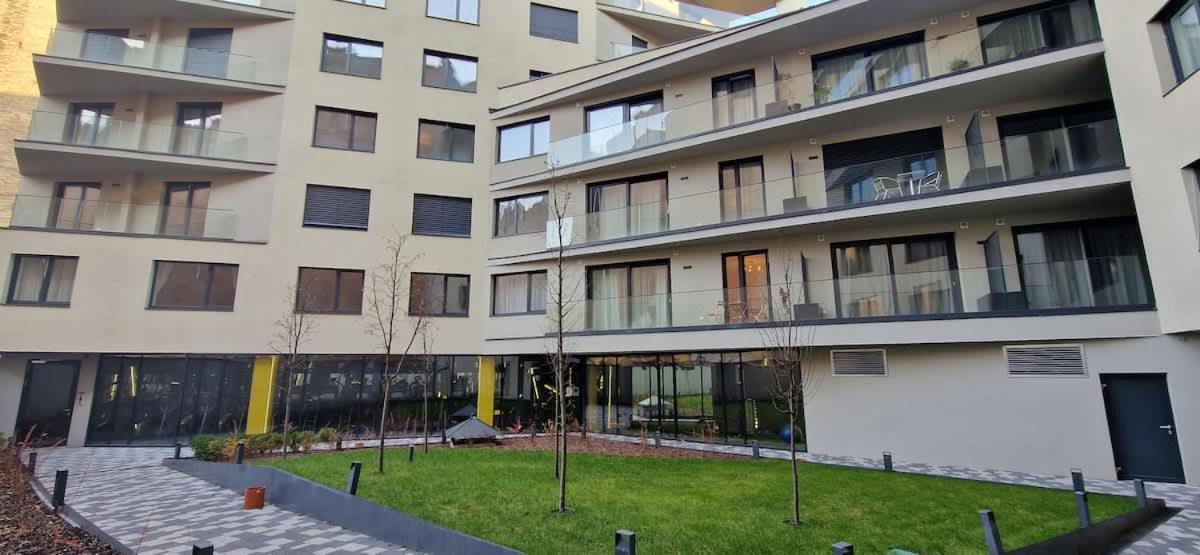 A101 - Liberty Bridge Projection Home With Free Parking Budapest Exterior photo